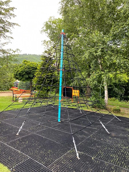 VVZ-ZAT-ROH Mekana gumena podloga za ojačanje trave HIC 3,0 m - Slika 3