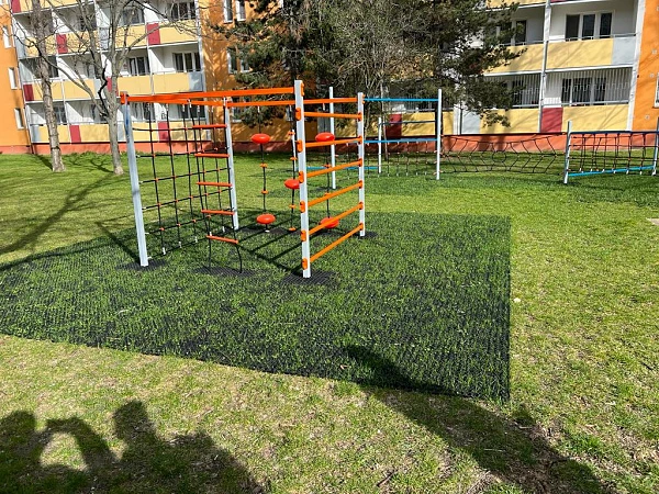 VVZ-ZAT-ROH Mekana gumena podloga za ojačanje trave HIC 3,0 m - Slika 4