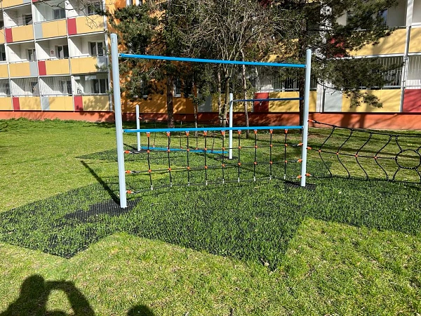 VVZ-ZAT-ROH Mekana gumena podloga za ojačanje trave HIC 3,0 m - Slika 6